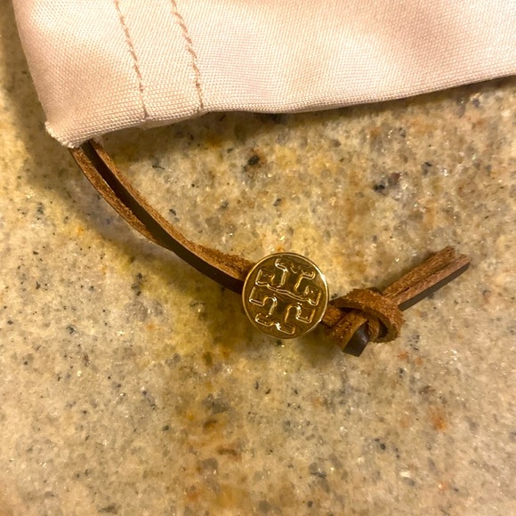 TORY BURCH NEW SUNGLASSES, CASE AND POUCH - Picture 16 of 16